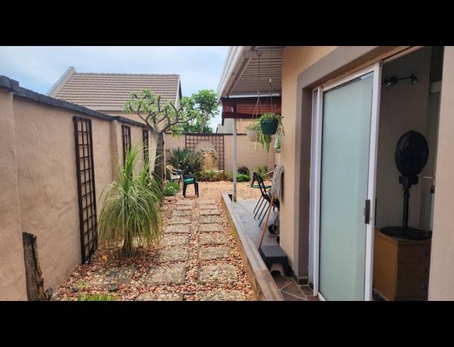 3 BEDROOM TOWNHOUSE FOR SALE IN ANNLIN